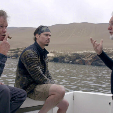 Timothy Alberino heading out to search for sunken treasure in the Bay of Paracas with Gary Heavin and Anselm Pi Rambla.